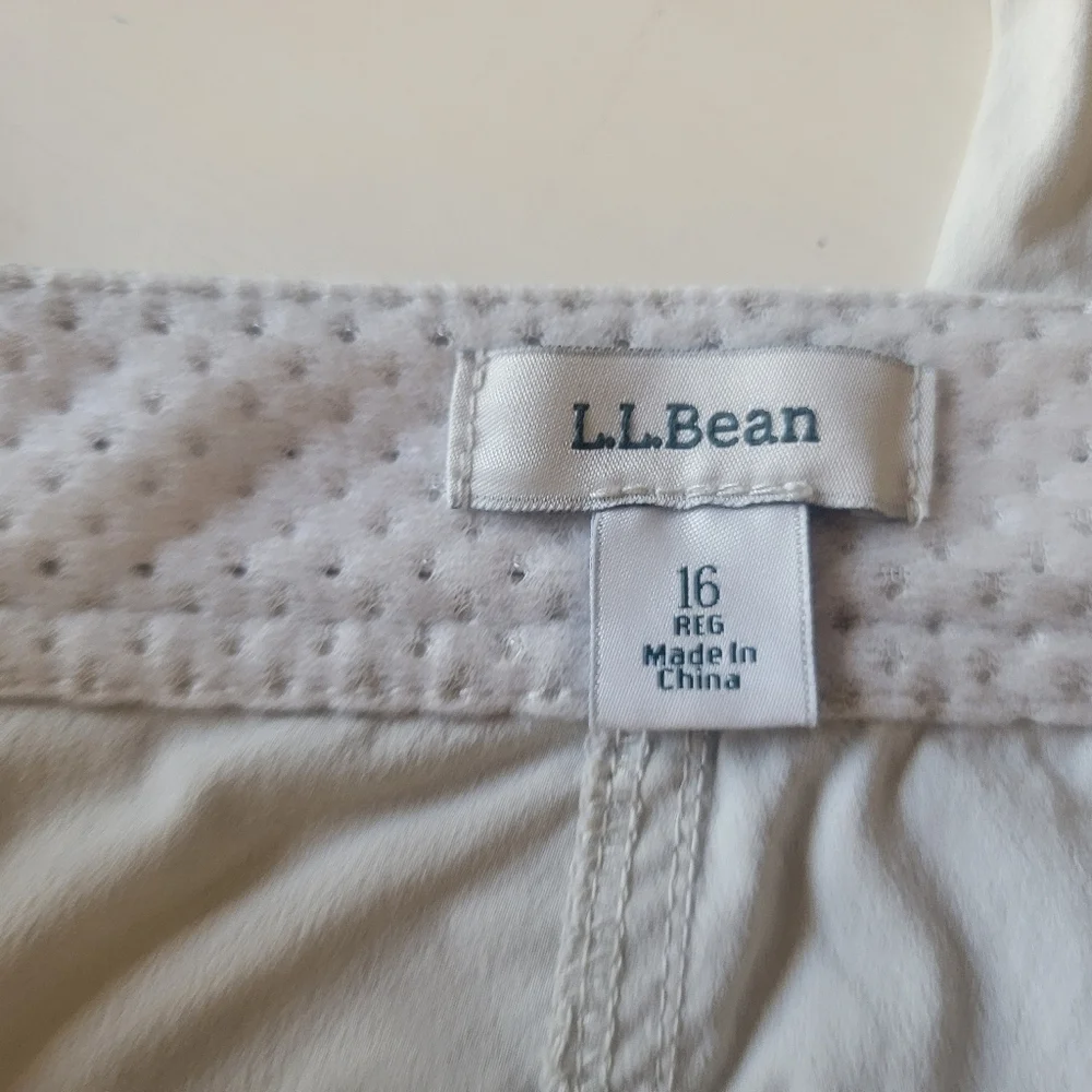 L.L.‎ BEAN KAKHI CAPRIS PANTS (sz 16)